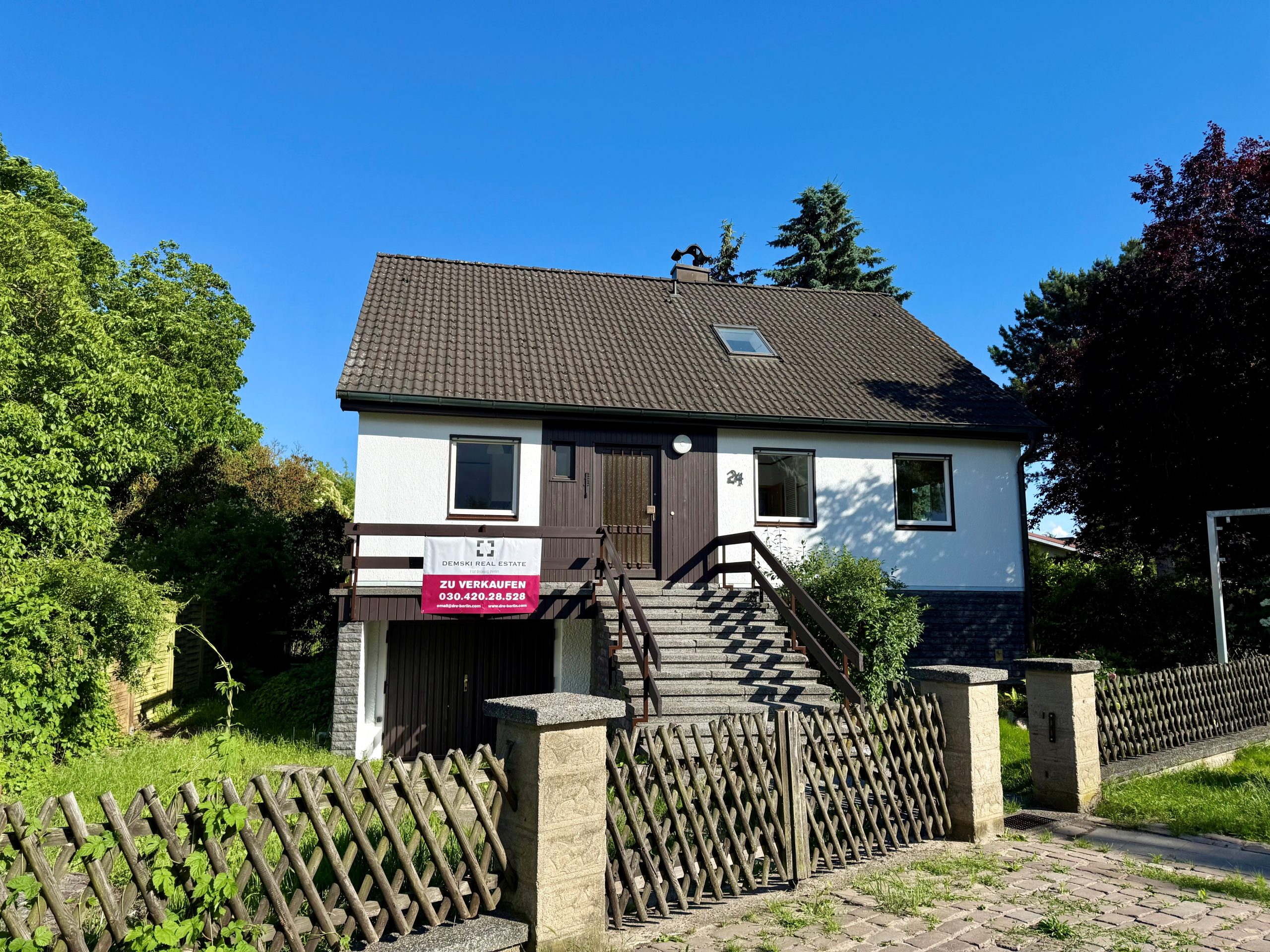 Berlin Pankow - Geräumiges Einfamilienhaus mit Garage und Garten